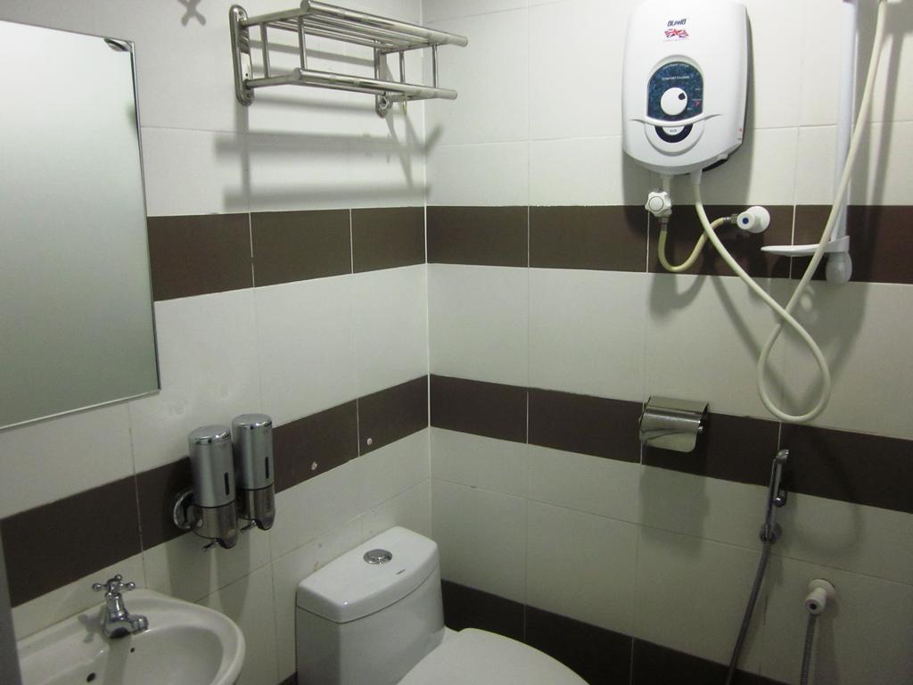 Lavender Hotel Teluk Intan Room photo